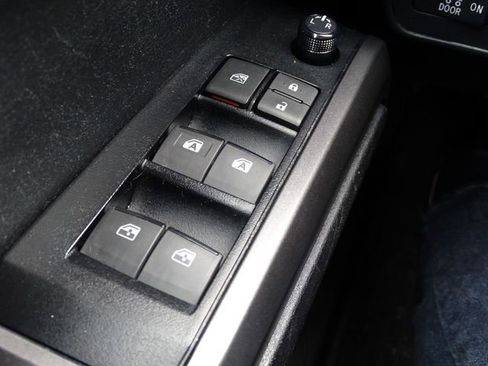 Used 2022 Toyota Tacoma TRD Off-Road image 20