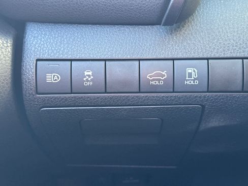 Used 2020 Toyota Camry SE image 22