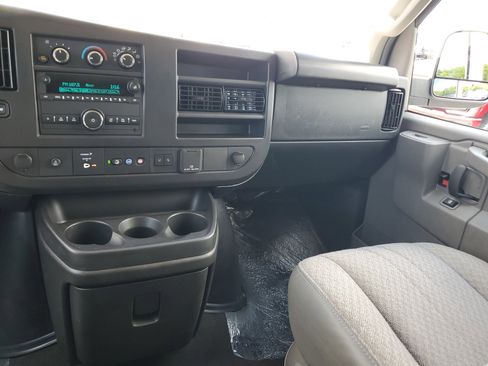 Used 2025 Chevrolet Express 3500 LT w/ LT Preferred Equipment Group RWD image 17