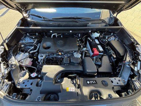 Used 2025 Toyota RAV4 XLE image 32