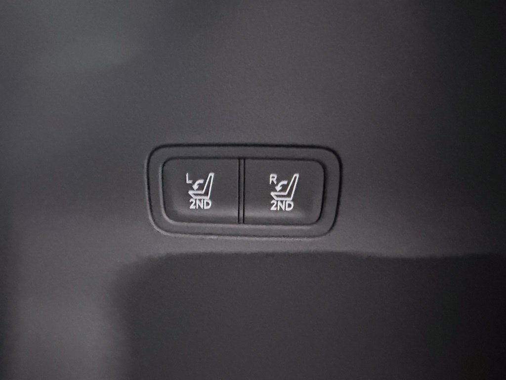Used 2025 Hyundai Santa Fe SEL FWD image 37