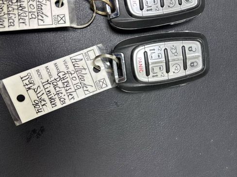 Used 2019 Chrysler Pacifica Touring-L FWD image 56