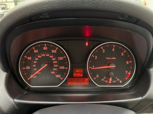 Used 2010 BMW 128i Convertible image 29