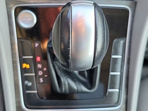 Used 2017 Volkswagen Passat 1.8T SEL Premium image 8