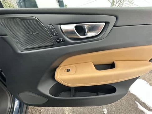 Used 2023 Volvo XC60 T8 Ultimate w/ Climate Package image 25