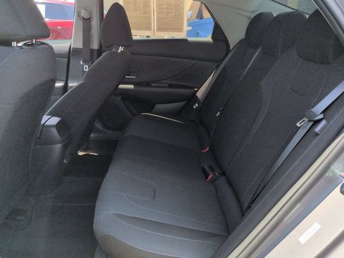 Used 2024 Hyundai Elantra SE FWD image 27
