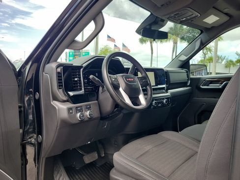 Used 2024 GMC Sierra 1500 Elevation AWD/4WD image 9