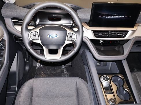 New 2026 Ford Explorer Active image 17