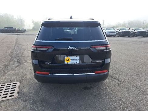 Used 2023 Jeep Grand Cherokee L Limited w/ Luxury Tech Group II AWD/4WD image 8