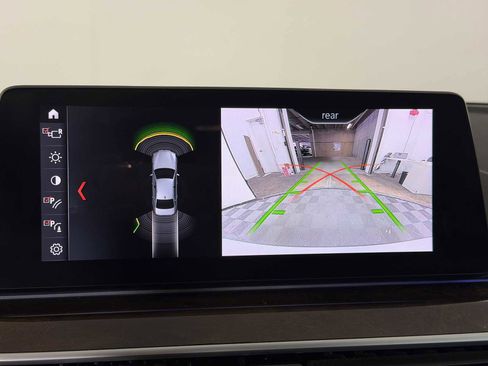 Used 2019 BMW 530e w/ Convenience Package RWD image 30