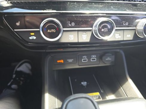 Used 2022 Honda Civic Touring image 16