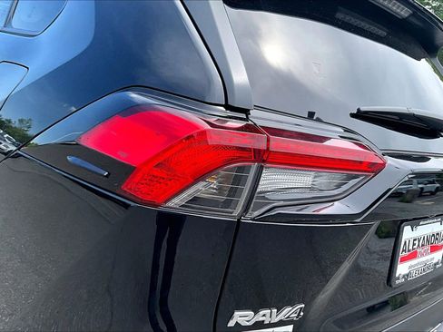 Used 2025 Toyota RAV4 XLE image 27