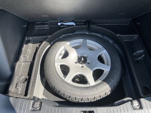 Used 2022 Ford Escape SE image 34