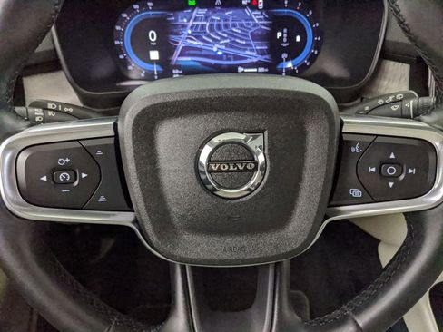 Used 2023 Volvo XC40 B5 Ultimate w/ Climate Package image 12