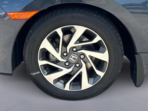 Certified 2018 Honda Civic EX image 11