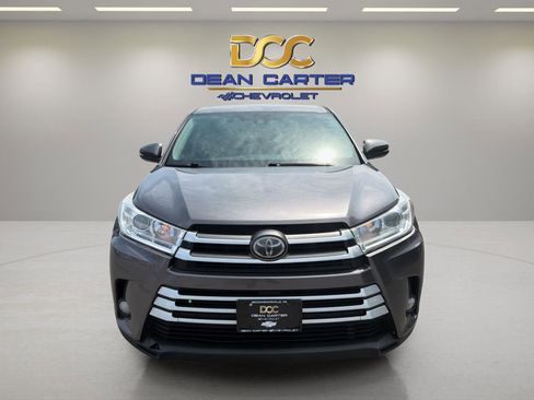 Used 2017 Toyota Highlander Plus w/ Carpet Mat Package AWD/4WD image 8