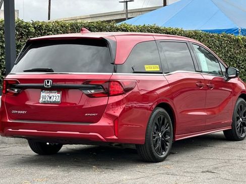 Certified 2025 Honda Odyssey Sport-L image 4