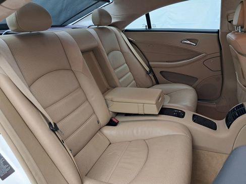 Used 2006 Mercedes-Benz CLS 55 AMG image 30