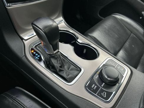 Used 2021 Jeep Grand Cherokee Overland AWD/4WD image 21