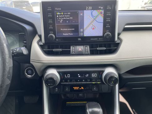 Used 2019 Toyota RAV4 Limited image 13