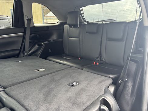 Used 2019 Toyota Highlander Limited AWD/4WD image 28