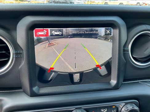 Certified 2022 Jeep Wrangler Unlimited Rubicon 4xe w/ Cold Weather Group image 15