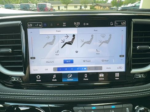 Used 2026 Chrysler Pacifica Select AWD/4WD image 33