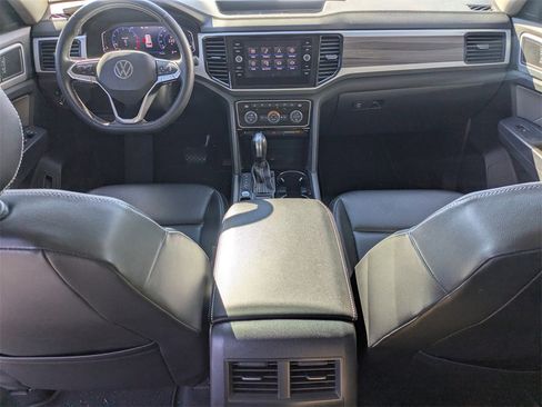 Used 2021 Volkswagen Atlas SEL image 2