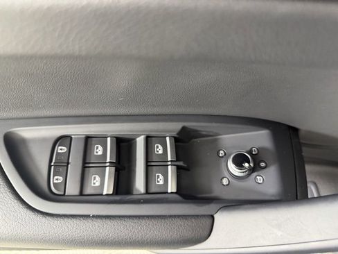 Certified 2025 Audi Q5 2.0T Premium image 19