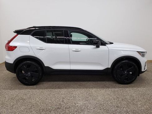 New 2026 Volvo XC40 B5 Ultra w/ Protection Package Premier image 2