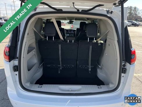 Used 2024 Chrysler Pacifica Touring-L w/ Road Tripper Package image 12