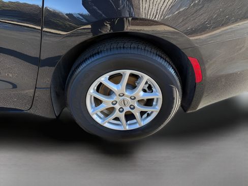 Used 2024 Chrysler Pacifica Touring-L FWD image 23