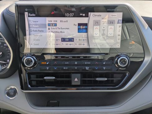 Used 2022 Toyota Highlander Platinum image 21