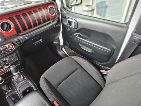 Used 2021 Jeep Wrangler Unlimited Rubicon w/ Xtreme Recon 35" Tire Package image 13