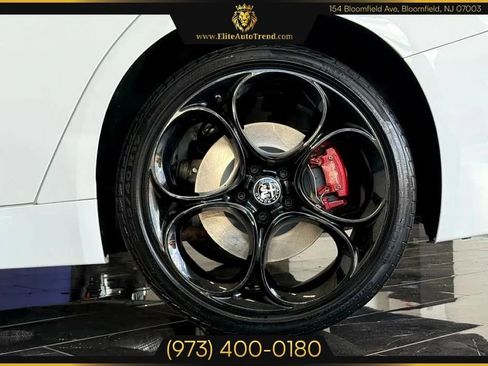 Used 2022 Alfa Romeo Giulia Veloce image 31