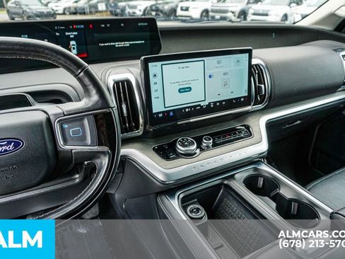 Used 2025 Ford Expedition Platinum AWD/4WD image 35