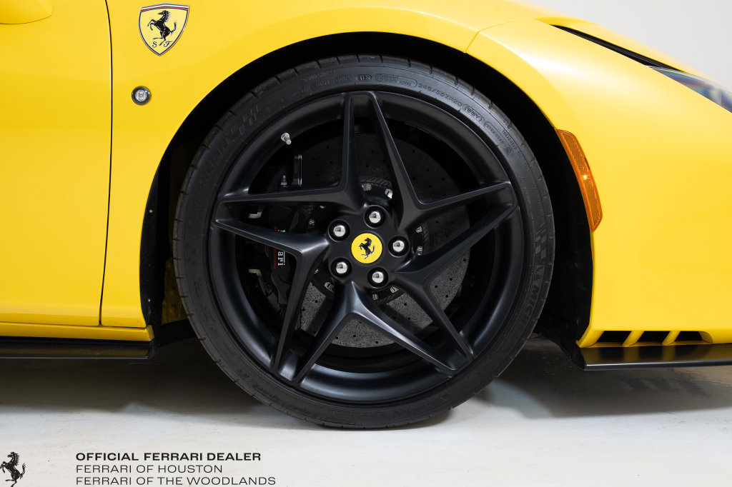Used 2021 Ferrari F8 Tributo RWD image 20
