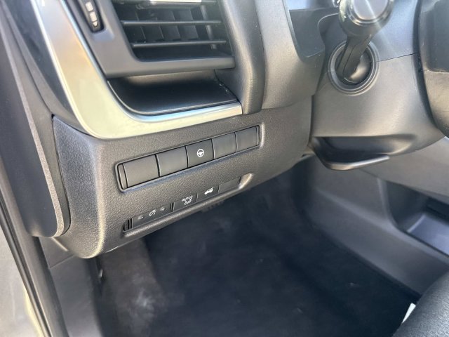 Used 2024 Nissan Rogue SV FWD image 20