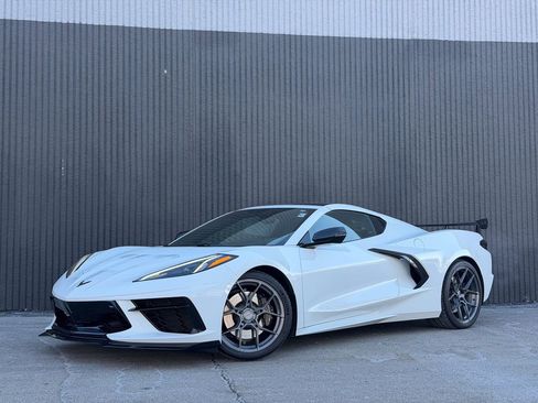 Used 2021 Chevrolet Corvette Stingray Premium Cpe w/ Z51 Performance Package image 2