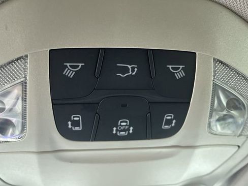 Used 2020 Chrysler Pacifica Limited w/ Advanced Safetytec Group image 27