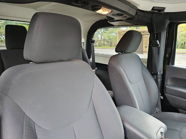 Used 2015 Jeep Wrangler Sport w/ Quick Order Package 24S AWD/4WD image 10