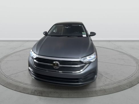 Used 2024 Volkswagen Jetta SE w/ Panoramic Sunroof Package FWD image 3