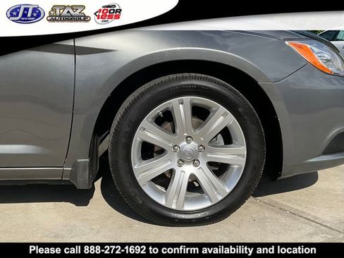 Used 2012 Chrysler 200 Touring FWD image 10