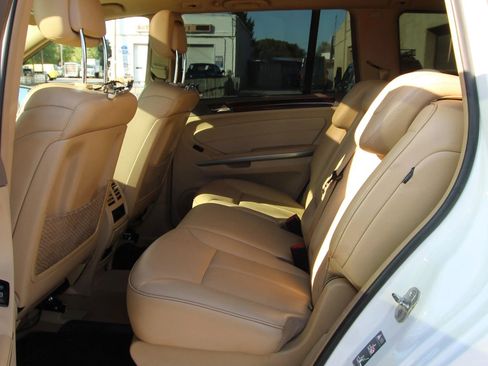 Used 2011 Mercedes-Benz GL 450 4MATIC image 11