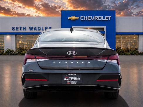 Used 2025 Hyundai Elantra Sport FWD image 6