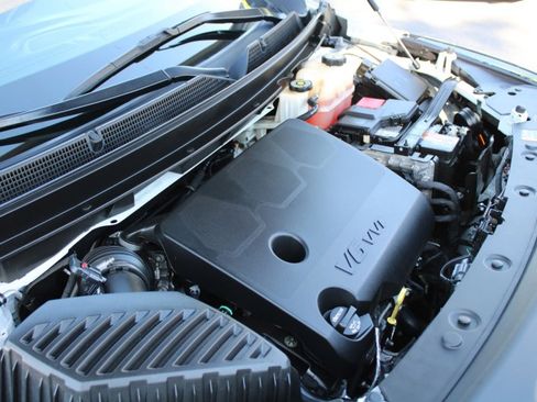 Used 2022 Buick Enclave Essence image 22