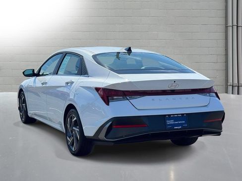 Used 2025 Hyundai Elantra SEL FWD image 7