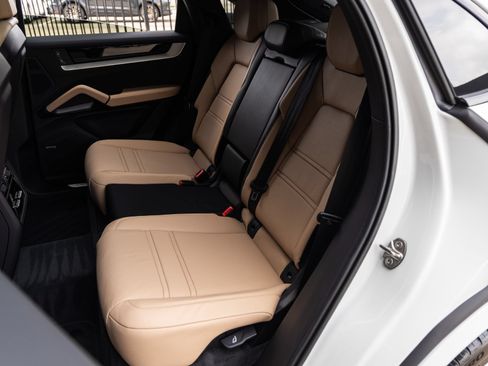 New 2026 Porsche Cayenne Coupe AWD/4WD image 34