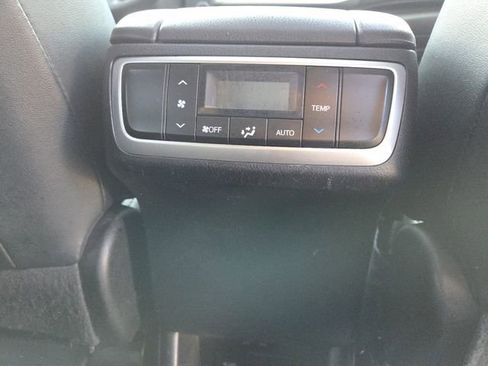 Used 2018 Toyota Highlander Limited image 17