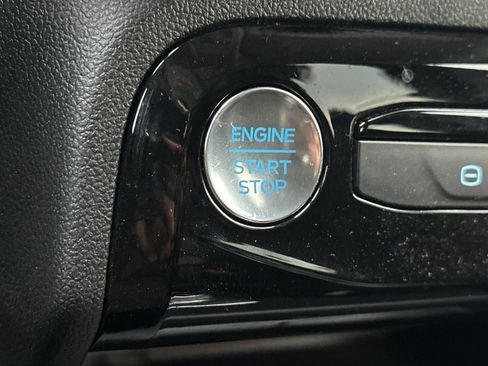 Used 2025 Ford Escape SE FWD image 19